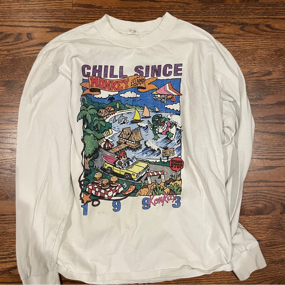 Oversized graphic tee